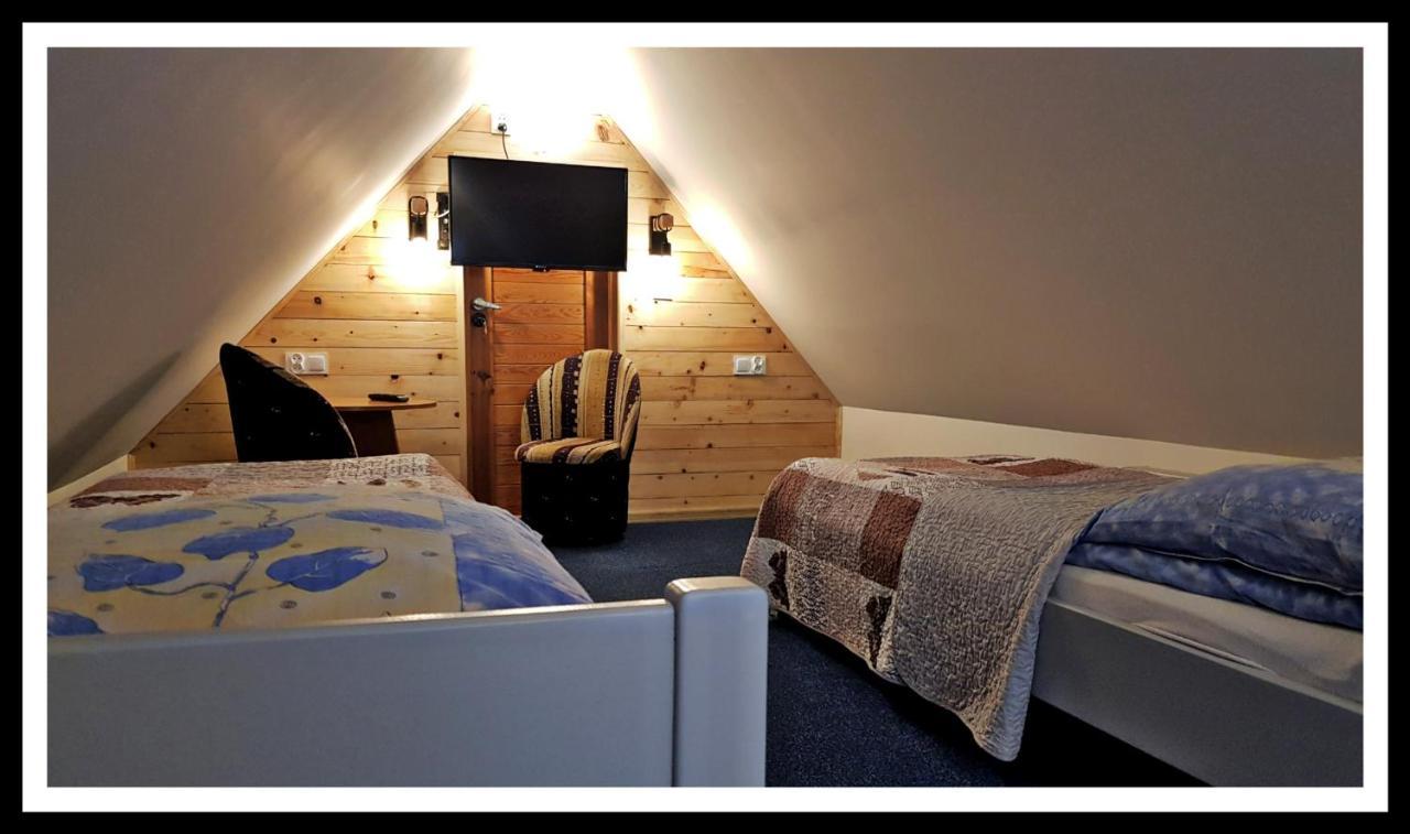 Lesne Berdo Przyslup Bed & Breakfast ชิสนา ภายนอก รูปภาพ